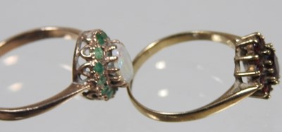 Lot 216 - A 9 carat gold opal cluster ring, 2.1g, size R,...
