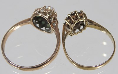 Lot 216 - A 9 carat gold opal cluster ring, 2.1g, size R,...