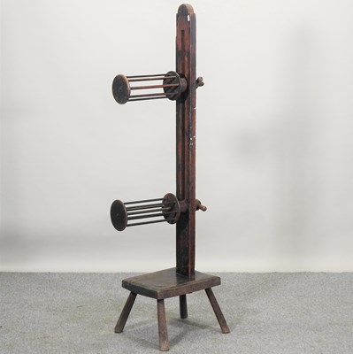 Lot 295 - A 19th century wooden skeiner