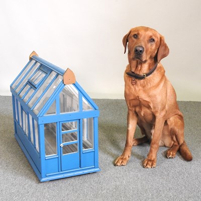 Lot 549 - A painted wooden model greenhouse, 67cm wide