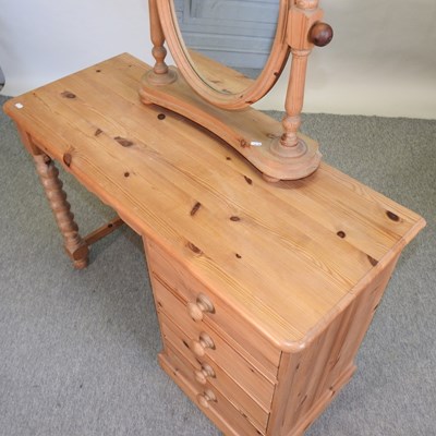 Lot 460 - A pine dressing table