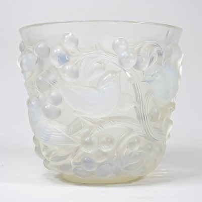 Lot 103 - A Lalique Avalon pattern opalescent glass vase,...