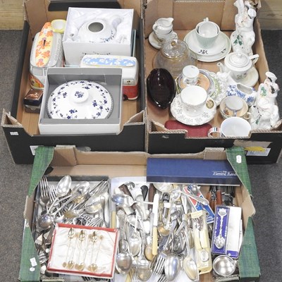 Lot 200 - A collection of decorative china, glass and...