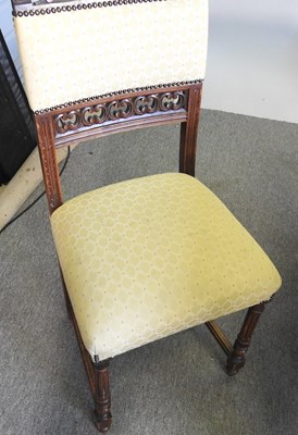 Lot 532 - An 18th century style oak gateleg dining table,...