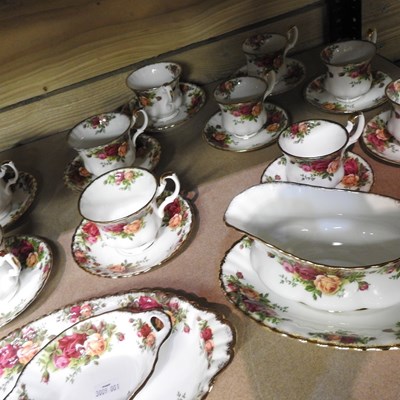 Lot 162 - A Royal Albert Old Country Roses pattern part...