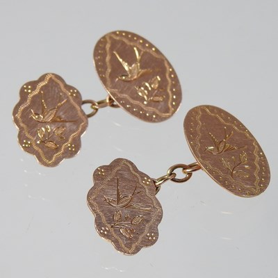 Lot 30 - A pair of 9 carat gold cufflinks