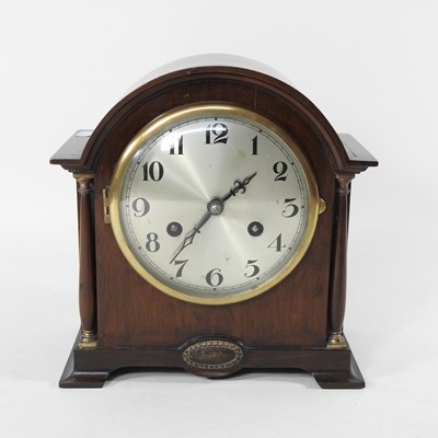 Lot 432 - A 1930's mahogany cased mantel clock