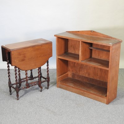 Lot 671 - An early 20th century open bookcase