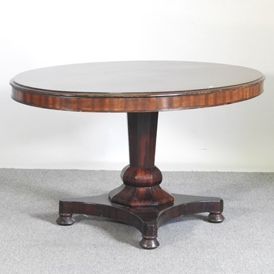 Lot 473 - A Victorian mahogany oval dining table, on a...