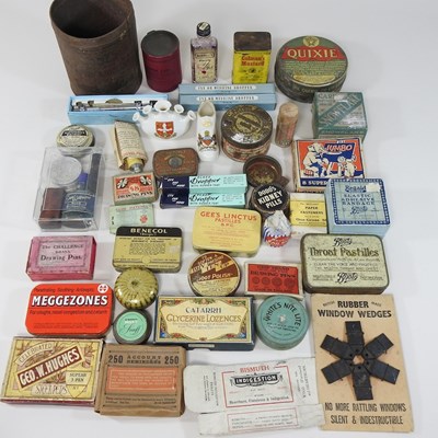 Lot 72 - A collection of vintage medical items