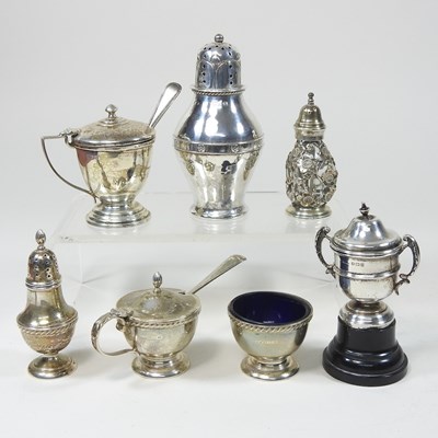 Lot 476 - An early 20th century silver sugar caster,...