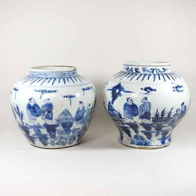 Lot 395 - A Chinese porcelain blue and white vase,...