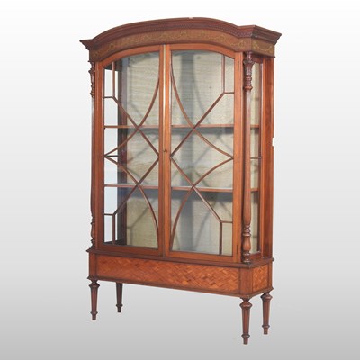 Lot 501 - A good quality Edwardian satinwood display cabinet