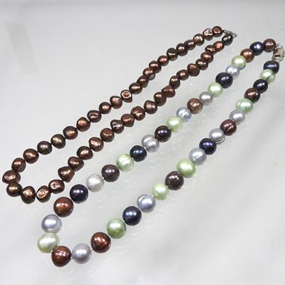 Lot 185 - A Sukura multi-coloured cultured pearl single...