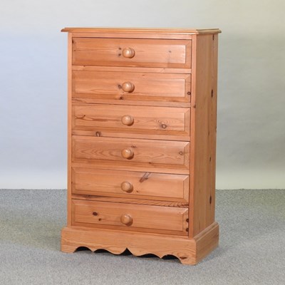 Lot 468 - A modern pine chest