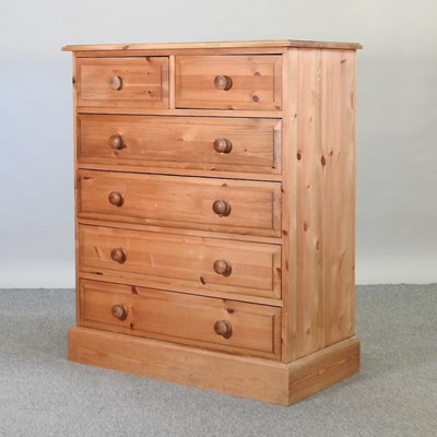 Lot 470 - A modern pine chest of drawers