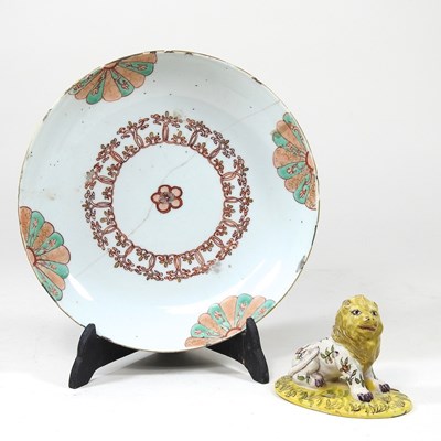 Lot 142 - An 18th century Japanese porcelain dish, with...