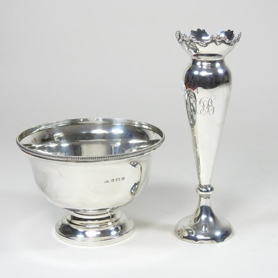 Lot 12 - An early 20th century silver bowl, of circular...