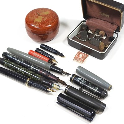 Lot 77 - A Parker fountain pen, with a 14 carat gold...