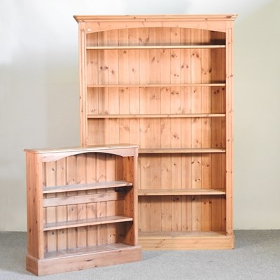 Lot 91 - A modern pine standing open bookcase, 136cm...