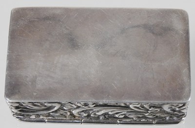 Lot 1 - An early 20th century silver snuff box