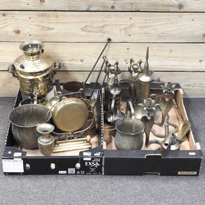 Lot 354 - A collection of metalwares, to include a set...