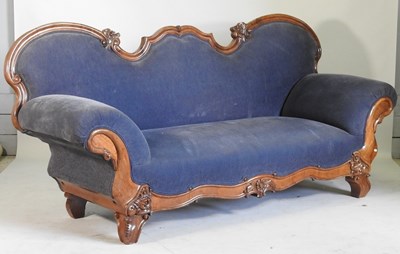 Lot 318 - A large continental blue upholstered show...