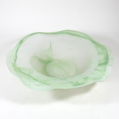 Lot 227 - A glass green Art Glass bowl