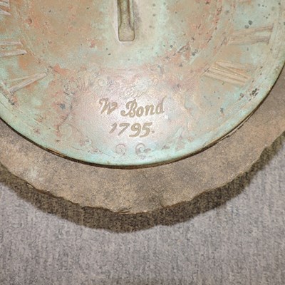 Lot 402 - A sun dial