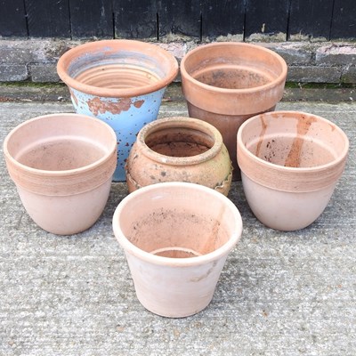 Lot 142 - A collection of garden pots (6)