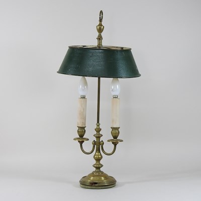 Lot 252 - An early 20th century brass twin branch desk light