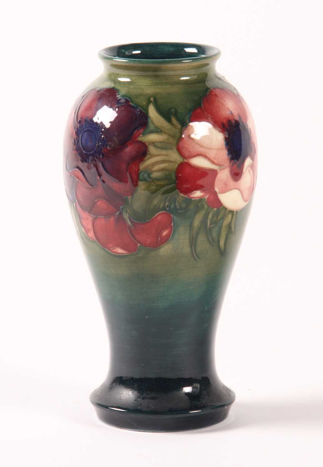 Lot 41 - A Moorcroft pottery vase, early 20th century,...