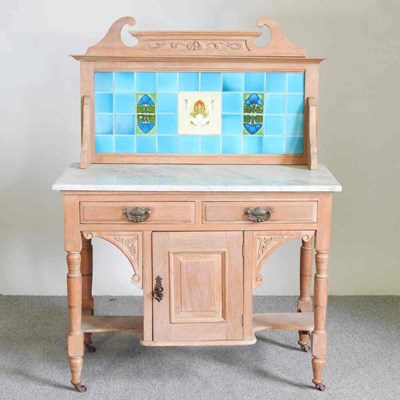 Lot 405 - An Edwardian marble top washstand, with a...