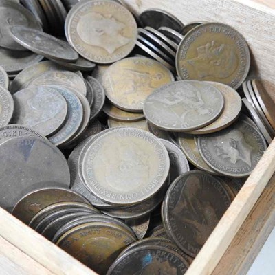 Lot 540 - A collection of Victorian and later pennies,...