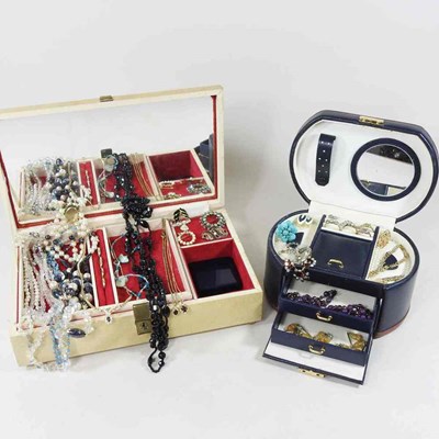 Lot 197 - A collection of costume jewellery, to include...