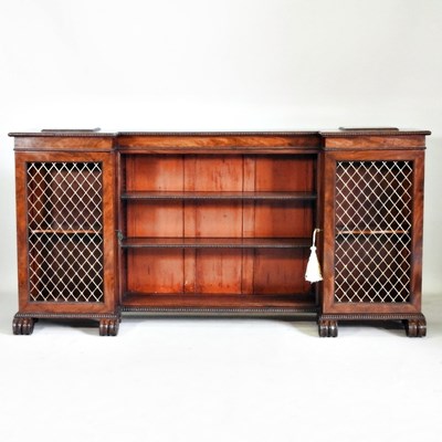 Lot 462 - A Regency mahogany inverted breakfront...