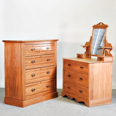 Lot 533 - An Edwardian satin walnut dressing chest, 91cm...