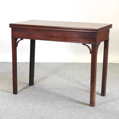 Lot 733 - A George III mahogany folding card table