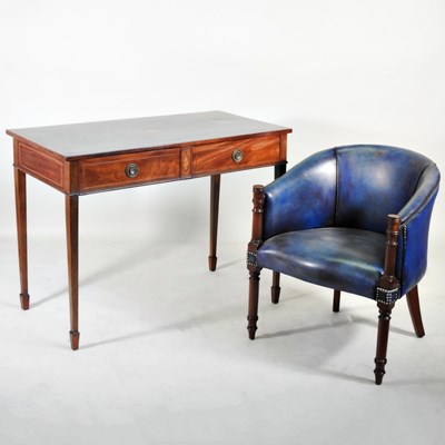 Lot 554 - An Edwardian inlaid writing table, containing...