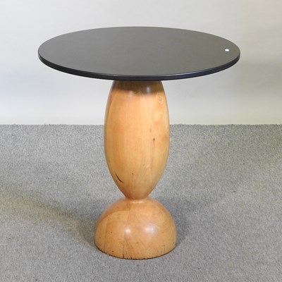 Lot 755 - An Art Deco style occasional table