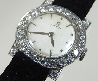 Lot 22 - An Omega platinum cased vintage ladies wristwatch