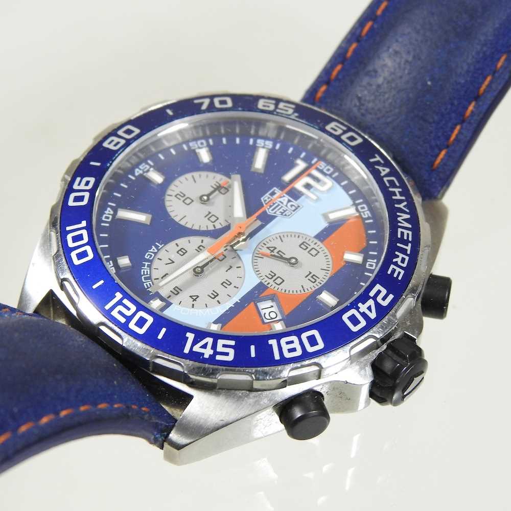 Lot 28 - A modern Tag Heuer gentleman's Formula 1 Gulf chronometer wristwatch