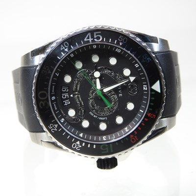 Lot 100 - A modern Gucci steel cased Dive wristwatch