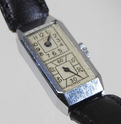Lot 104 - A Swiss ladies steel cased vintage wristwatch