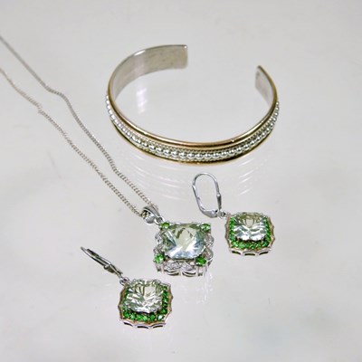 Lot 29 - A silver pendant necklace and earring set,...