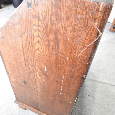 Lot 64 - A George III mahogany bureau, on bracket feet