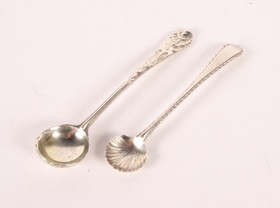 Lot 436 - A silver Old English pattern salt spoon,...