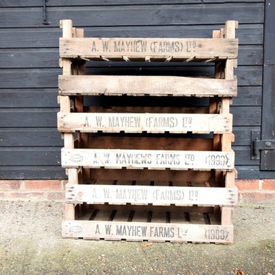 Lot 94 - A collection of wooden fruit trays (6)