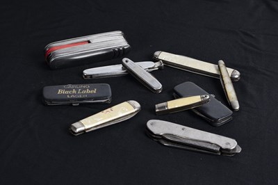 Lot 441 - A collection of ten various pocket knives,...