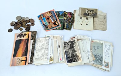 Lot 423 - A collection of vintage postcards and mixed...